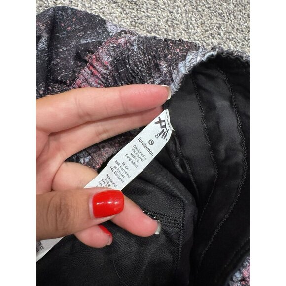 Lululemon Tracker Short V *4" Azurite Poppy Coral Multi Size 8 EUC - Picture 6 of 6